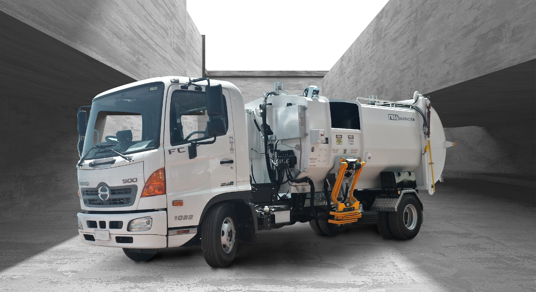 russ maxi pactor side loader waste collection vehicle