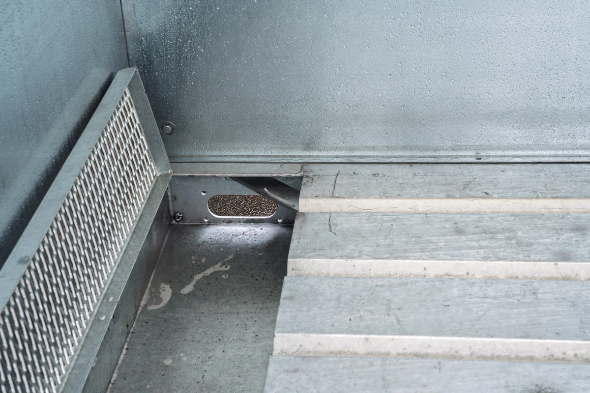 Drainage on a Russ modular wash platform.